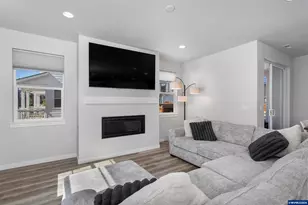 6533 SW Lupine Ln, Wilsonville, OR 97070 - Photo 2