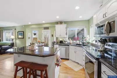 2033 West Park Ct NW, Salem, OR 97304 - Photo 18