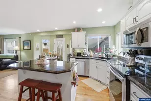 2033 W Park Ct NW, Salem, OR 97304 - Photo 18