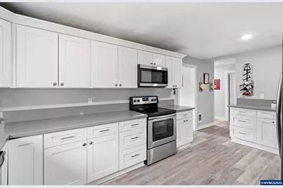 1051 W Oak St, Lebanon, OR 97355 - Photo 8