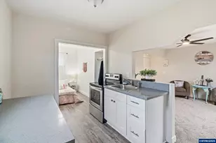 1051 W Oak St, Lebanon, OR 97355 - Photo 22