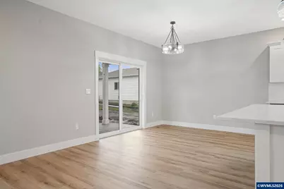 195 Iowa St, Silverton, OR 97381 - Photo 12