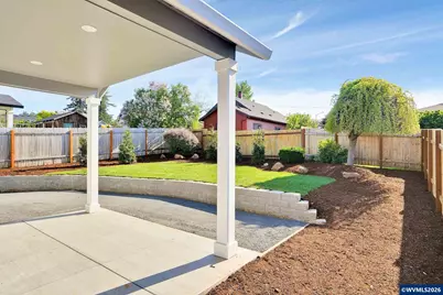 195 Iowa St, Silverton, OR 97381 - Photo 18