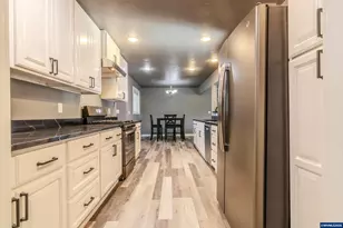 4377 Munkers St SE, Salem, OR 97317 - Photo 14