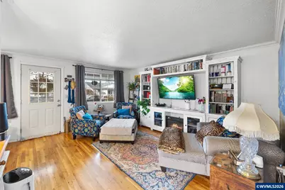 300 W Clackamas Cir, Woodburn, OR 97071 - Photo 8