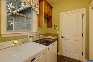 5101 NW Paradise Dr, Forest Grove, OR 97116 - Photo 16