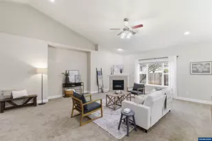 338 NW Foxglove St, Dallas, OR 97338 - Photo 6