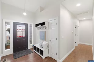 338 NW Foxglove St, Dallas, OR 97338 - Photo 18