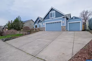 338 NW Foxglove St, Dallas, OR 97338 - Photo 2