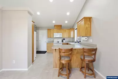 415 Maple Ct, Mount Angel, OR 97362 - Photo 16