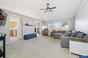 415 Maple Ct, Mount Angel, OR 97362 - Photo 8