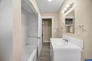 1075 Shipping St NE, Salem, OR 97301 - Photo 14