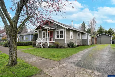 424 S 3rd St, Silverton, OR 97381 - Photo 2