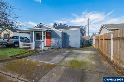 767 18th St NE, Salem, OR 97301 - Photo 2