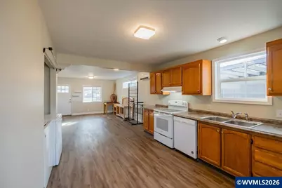 767 18th St NE, Salem, OR 97301 - Photo 12