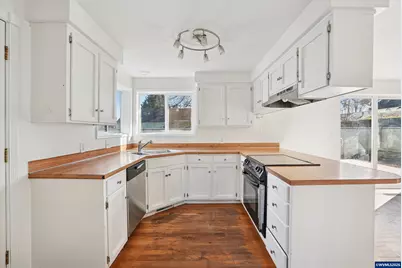 495 Angelee Ct, Lebanon, OR 97355 - Photo 16