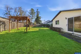 1665 Main St SE, Albany, OR 97322 - Photo 24