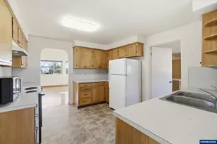 1665 Main St SE, Albany, OR 97322 - Photo 10