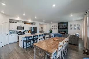 2275 Halter Dr, Woodburn, OR 97071 - Photo 10