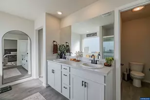 2275 Halter Dr, Woodburn, OR 97071 - Photo 20