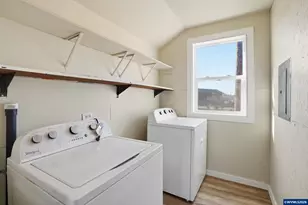 108 W 1st St, Canby, OR 97013 - Photo 12