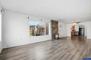 108 W 1st St, Canby, OR 97013 - Photo 4