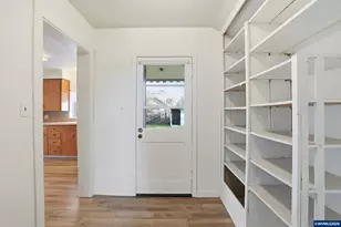 108 W 1st St, Canby, OR 97013 - Photo 10