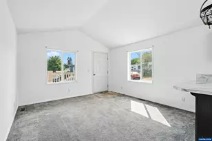 1530 Tamarack St, Sweet Home, OR 97386 - Photo 10