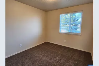 1894 Clay (1892, 1890, 1894) St SE, Albany, OR 97322 - Photo 24