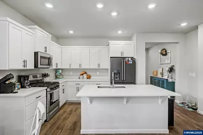 215 Walnut St, Mount Angel, OR 97362 - Photo 10