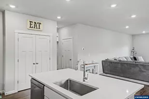 215 Walnut St, Mount Angel, OR 97362 - Photo 8