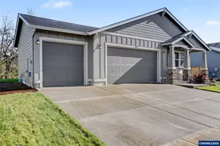 215 Walnut St, Mount Angel, OR 97362 - Photo 2