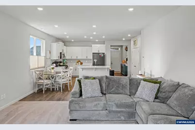 215 Walnut St, Mount Angel, OR 97362 - Photo 12