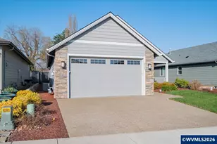 2046 SE Academy St, Dallas, OR 97338 - Photo 2