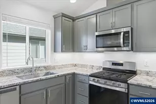 2046 SE Academy St, Dallas, OR 97338 - Photo 18