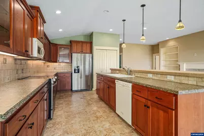 736 SE St Andrews Ln, Dallas, OR 97338 - Photo 26