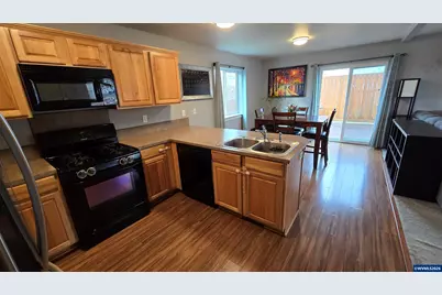 1840 Lyon St SW, Albany, OR 97322 - Photo 8