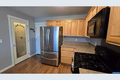 1840 Lyon St SW, Albany, OR 97322 - Photo 10