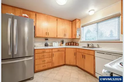 190 Hunsaker Ln, Eugene, OR 97404 - Photo 14