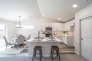 3206 S 13th St, Lebanon, OR 97355 - Photo 2