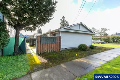 271 SE Washington St, Dallas, OR 97338 - Photo 6