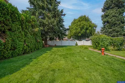 488 S 2nd St, Lebanon, OR 97355 - Photo 34