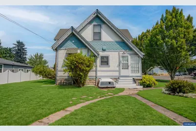 488 S 2nd St, Lebanon, OR 97355 - Photo 2