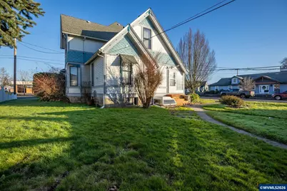 488 S 2nd St, Lebanon, OR 97355 - Photo 2