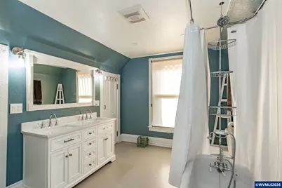 488 S 2nd St, Lebanon, OR 97355 - Photo 18