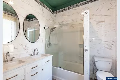 488 S 2nd St, Lebanon, OR 97355 - Photo 14