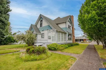 488 S 2nd St, Lebanon, OR 97355 - Photo 2