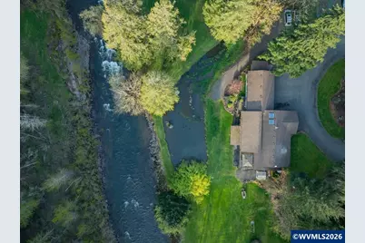 42801 Island Inn Dr, Lebanon, OR 97355 - Photo 2