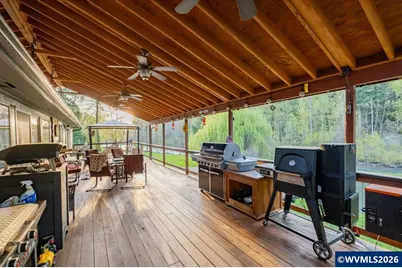 42801 Island Inn Dr, Lebanon, OR 97355 - Photo 10