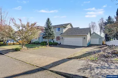 2415 SW Oakwood Dr, Dallas, OR 97338 - Photo 2